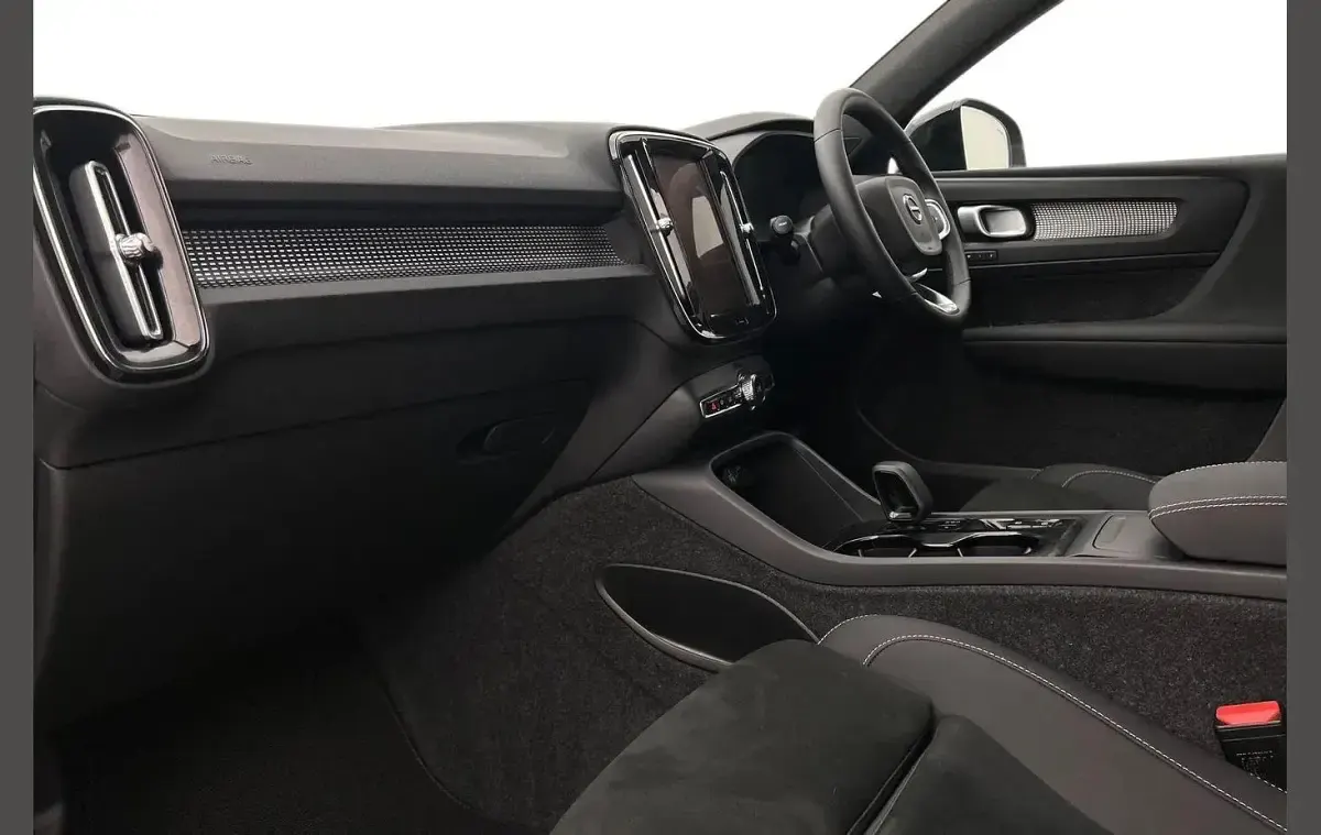 Used Volvo XC40 Plus 194 HP (142 kW) 2025 Grey SUV