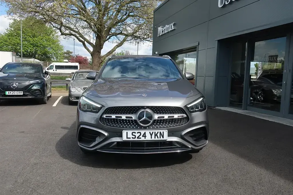 Used Mercedes GLA200 Executive 163 HP (119 kW) 2024 Grey SUV