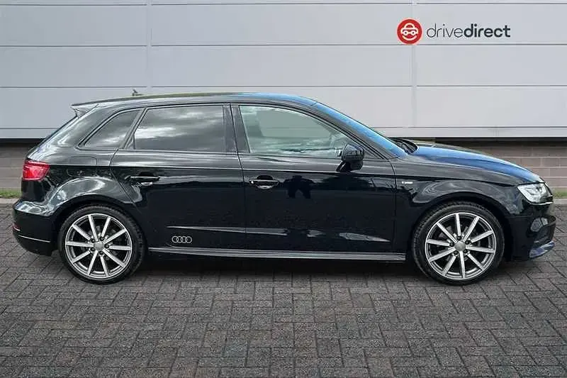 Używany Audi A3 Black Edition 2019 Czarny Sedan/Limuzyna