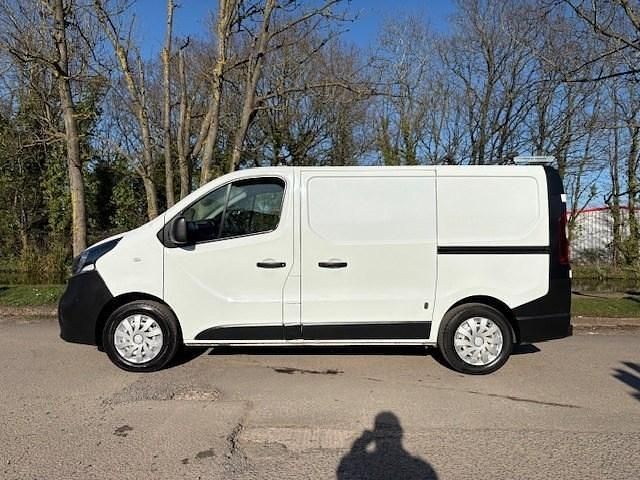 Used Vauxhall Vivaro 120 HP (88 kW) 2019 White MPV