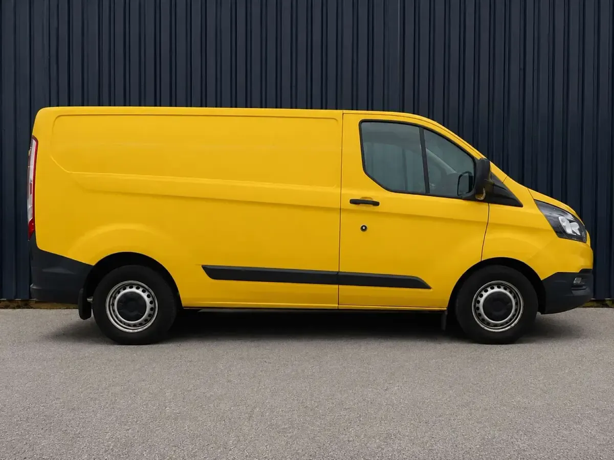 Used Ford Transit Custom 130 HP (95 kW) 2022 Yellow Van