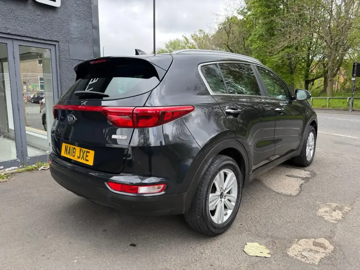 Usado Kia Sportage 130 HP (95 kW) 2018 Preto SUV