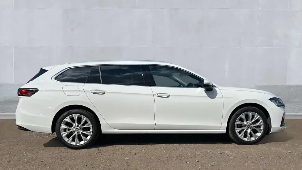 Used Skoda Superb SE L 150 HP (110 kW) 2025 Pure white