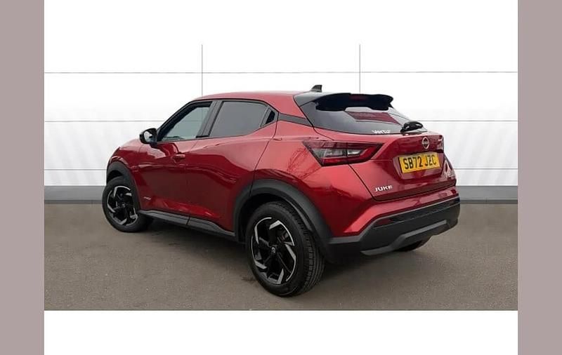 Used Nissan Juke N-Connecta 143 HP (105 kW) 2023 Red SUV