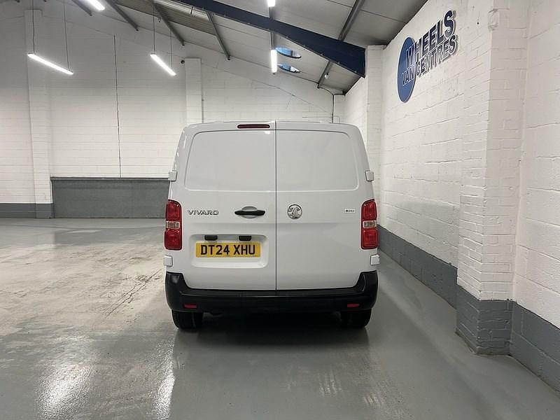 Used Vauxhall Vivaro S 120 HP (88 kW) 2024 White MPV