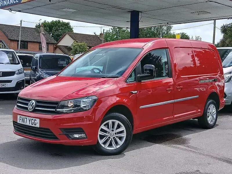 Used VW Caddy Highline 102 HP (75 kW) 2017 Red MPV