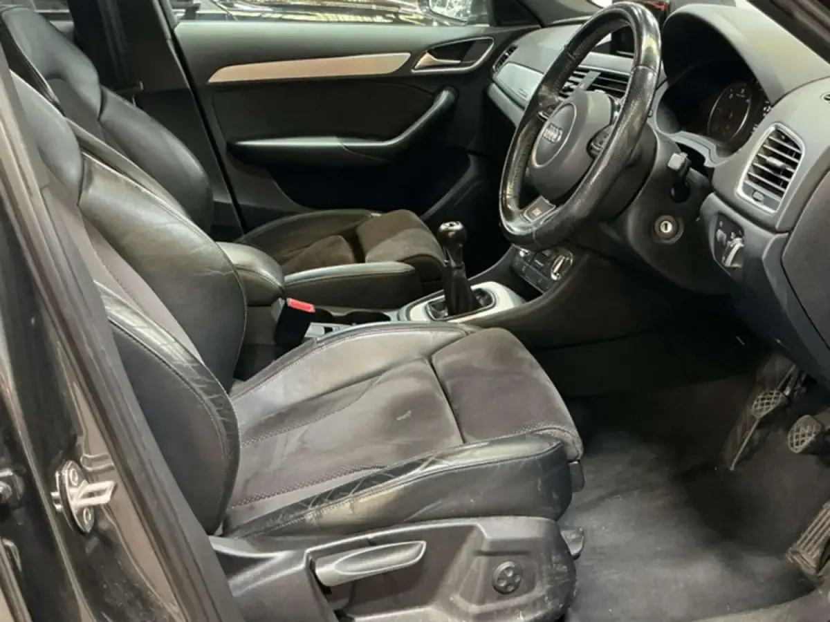Usado Audi Q3 S-line plus 177 HP (130 kW) 2014 Cinzento SUV