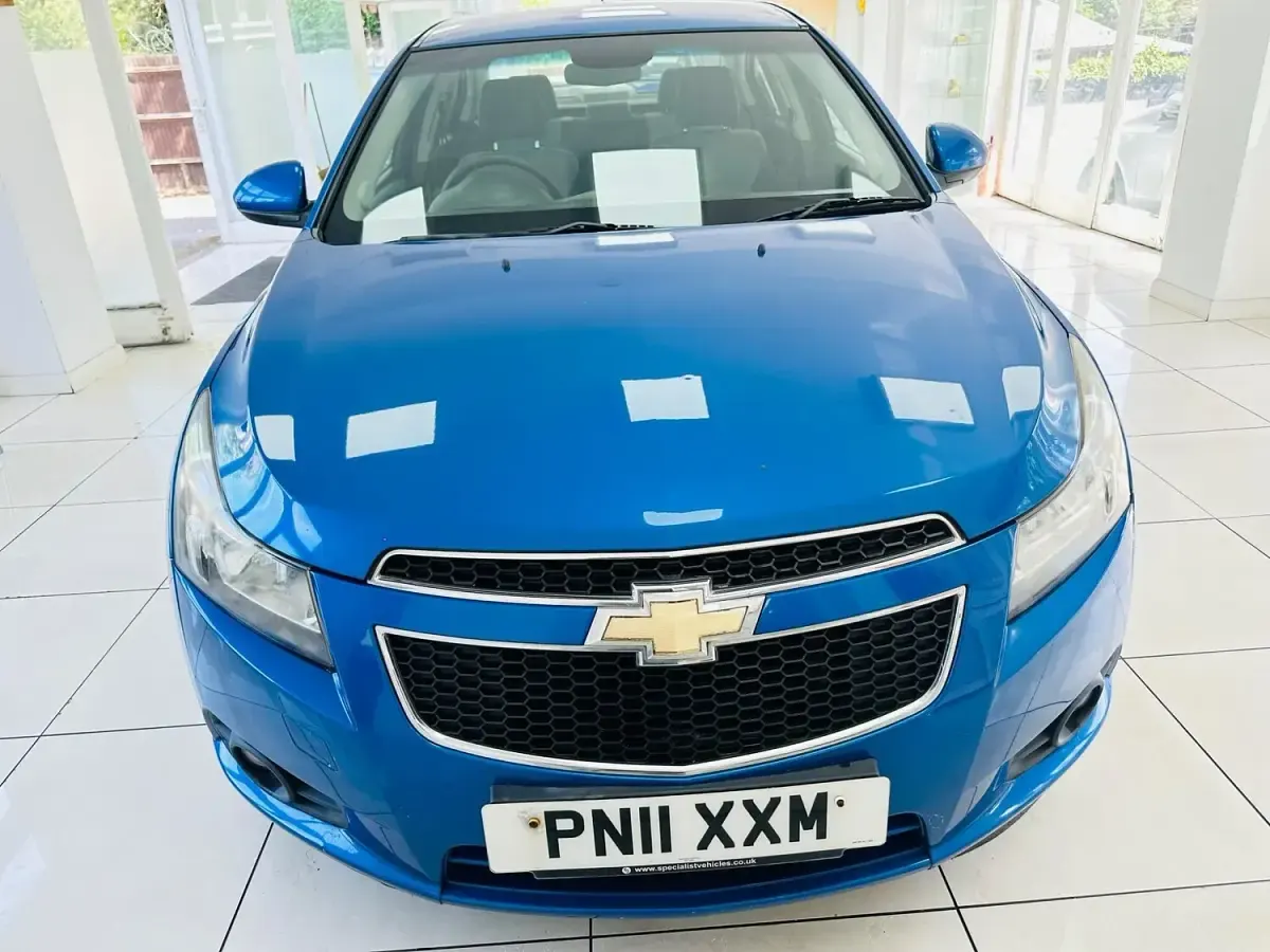 Used Chevrolet Cruze LS 2011 Blue Sedan