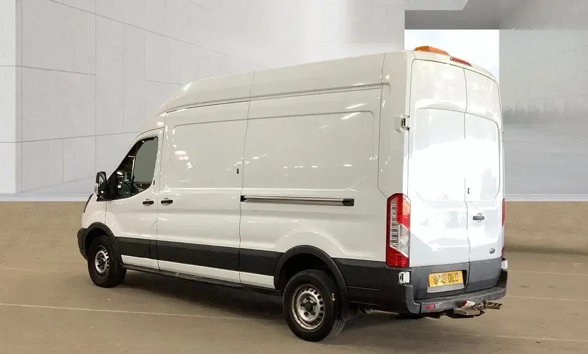 Usado Ford Transit 130 HP (95 kW) 2019 Branco Van