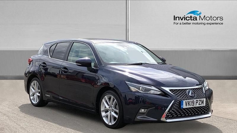 Used Lexus CT200h 134 HP (98 kW) 2019 Blue Hatchback