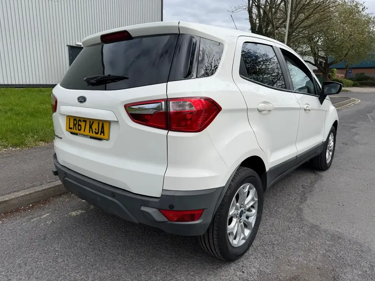Used Ford Ecosport Zetec 95 HP (69 kW) 2017 White SUV