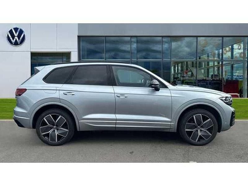 Used VW Touareg Black Edition 286 HP (210 kW) 2025 Oyster silver metallic SUV