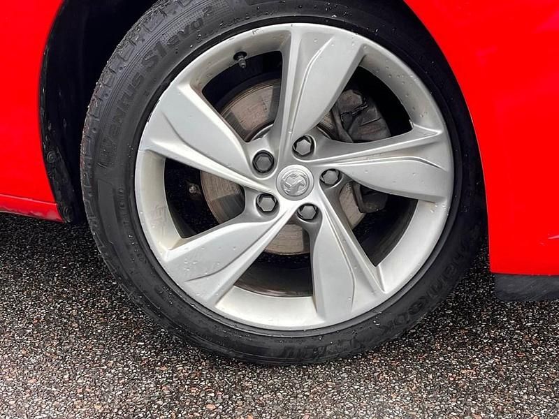 Used Vauxhall Insignia Sport 165 HP (121 kW) 2018 Red Hatchback