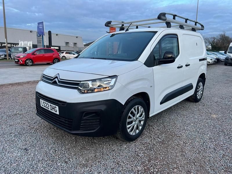 Used Citroën Berlingo 100 HP (73 kW) 2022 White MPV