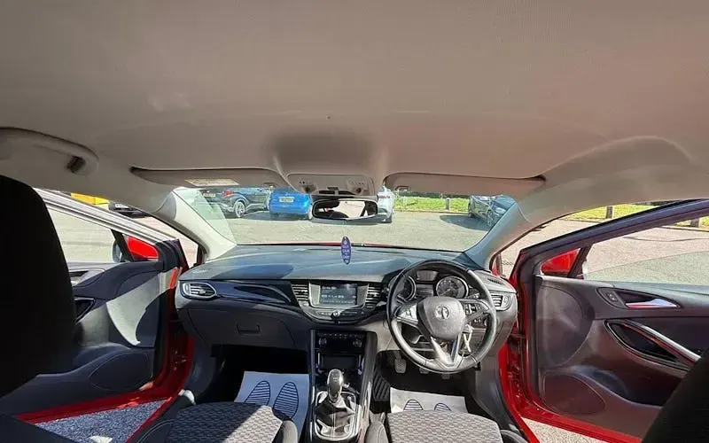Used Vauxhall Astra SRi 150 HP (110 kW) 2018 Red Hatchback