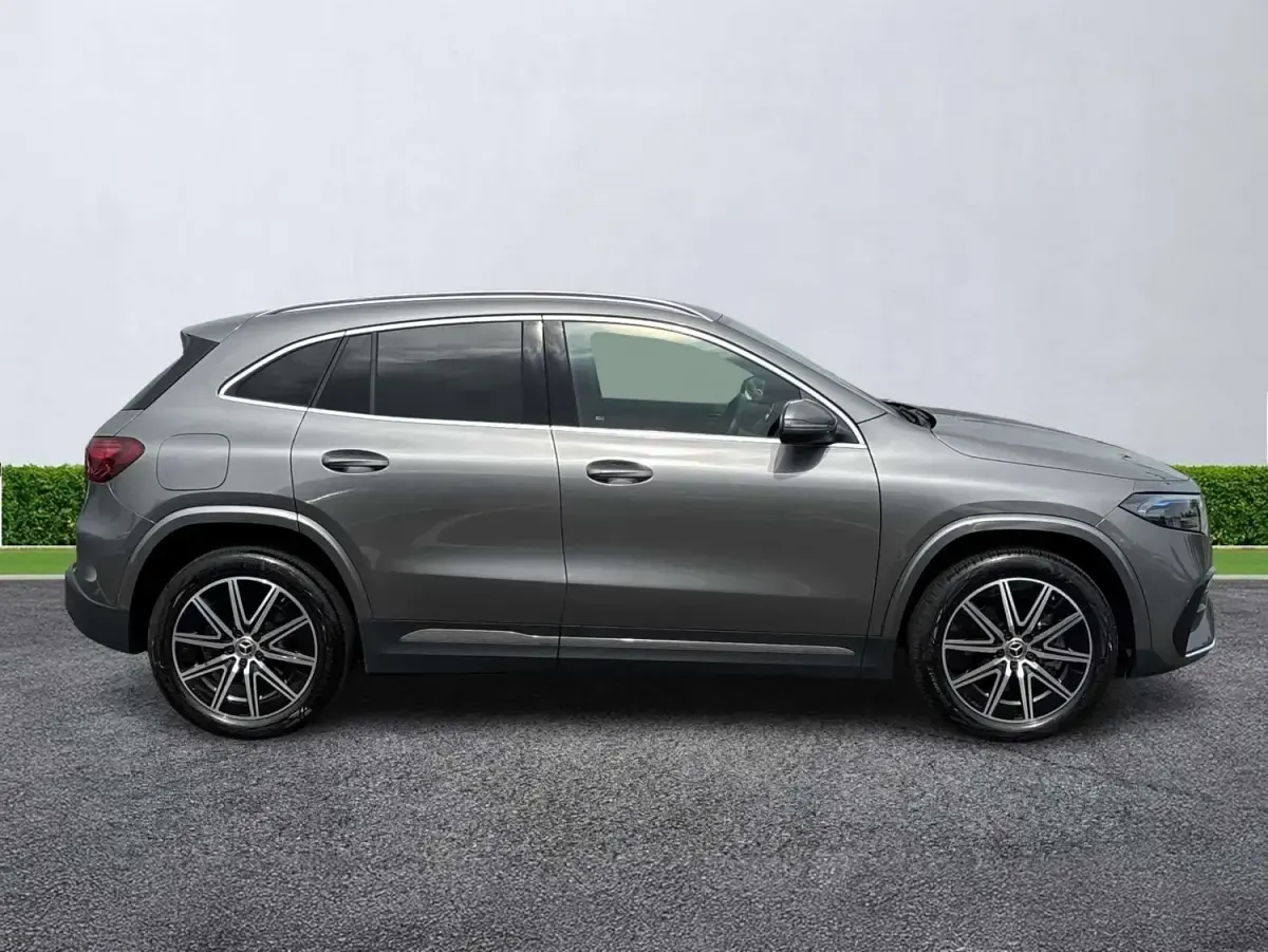 Begagnad Mercedes EQA250+ Executive 139 kW (190 HK) 2025 Grå SUV