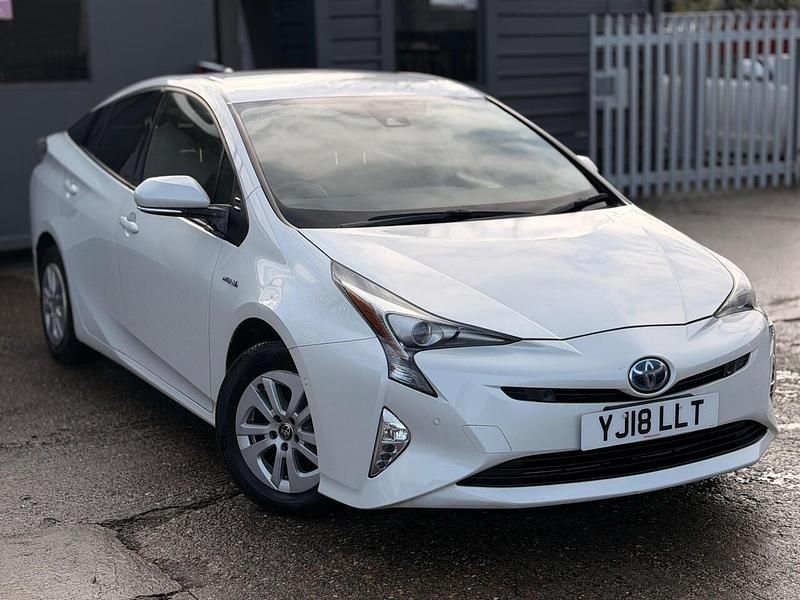 Used Toyota Prius 2022 White Hatchback