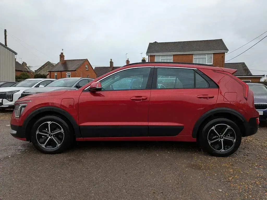 Used Kia Niro 2025 Red SUV