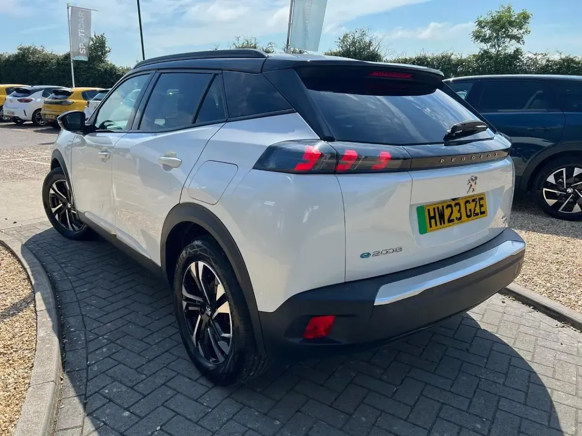 Used Peugeot e-2008 GT 98 kW (134 HP) 2023 White SUV