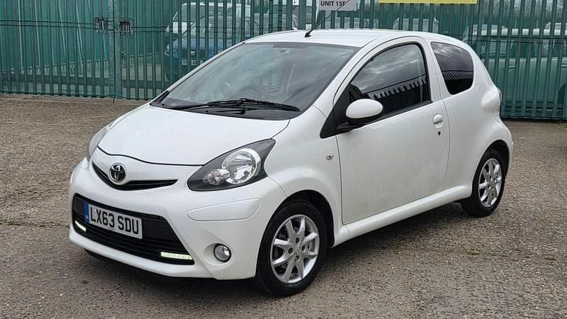 Used Toyota Aygo 2013 White Hatchback