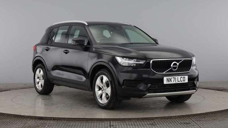 Black Used 2021 Volvo XC40 Momentum SUV | £20,499 (Fair price) - Image 1/4