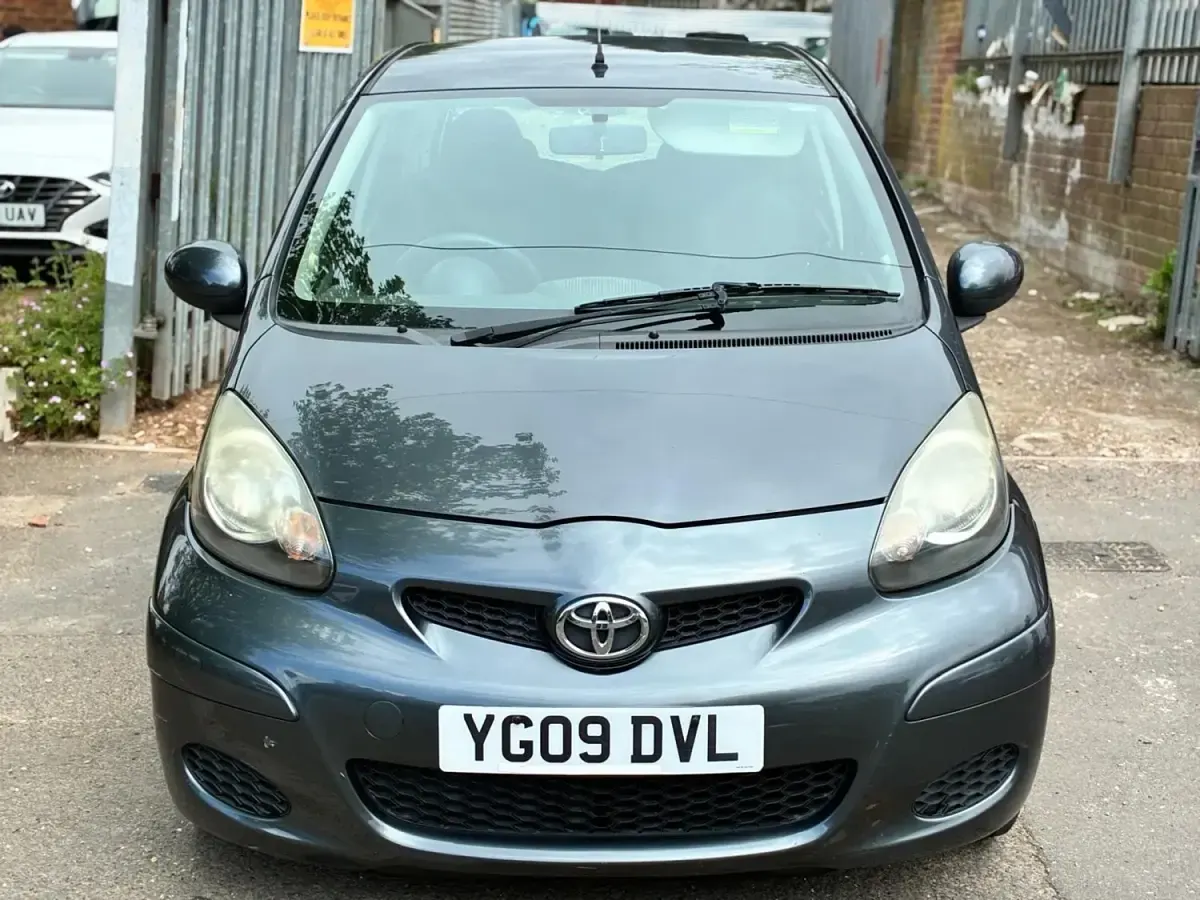 Usado Toyota Aygo 2009 Cinzento Citadino