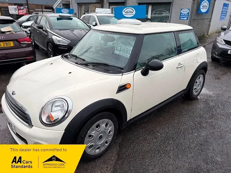 Begagnad Mini ONE 2012 Vit Halvkombi