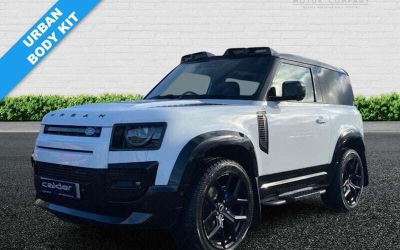 Used 2025 Land Rover Defender SE Dynamic SUV | £55,995 (Super price) - Image 1/4