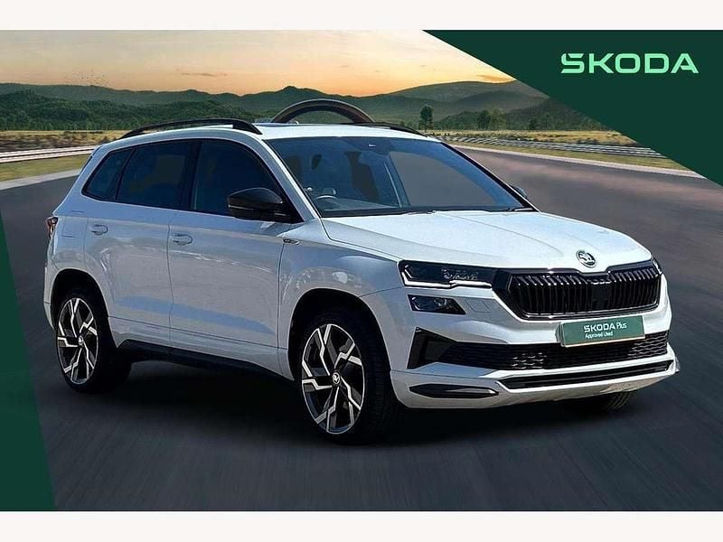 White Used 2022 Skoda Karoq SportLine SUV | £21,970 (Fair price) - Image 1/3