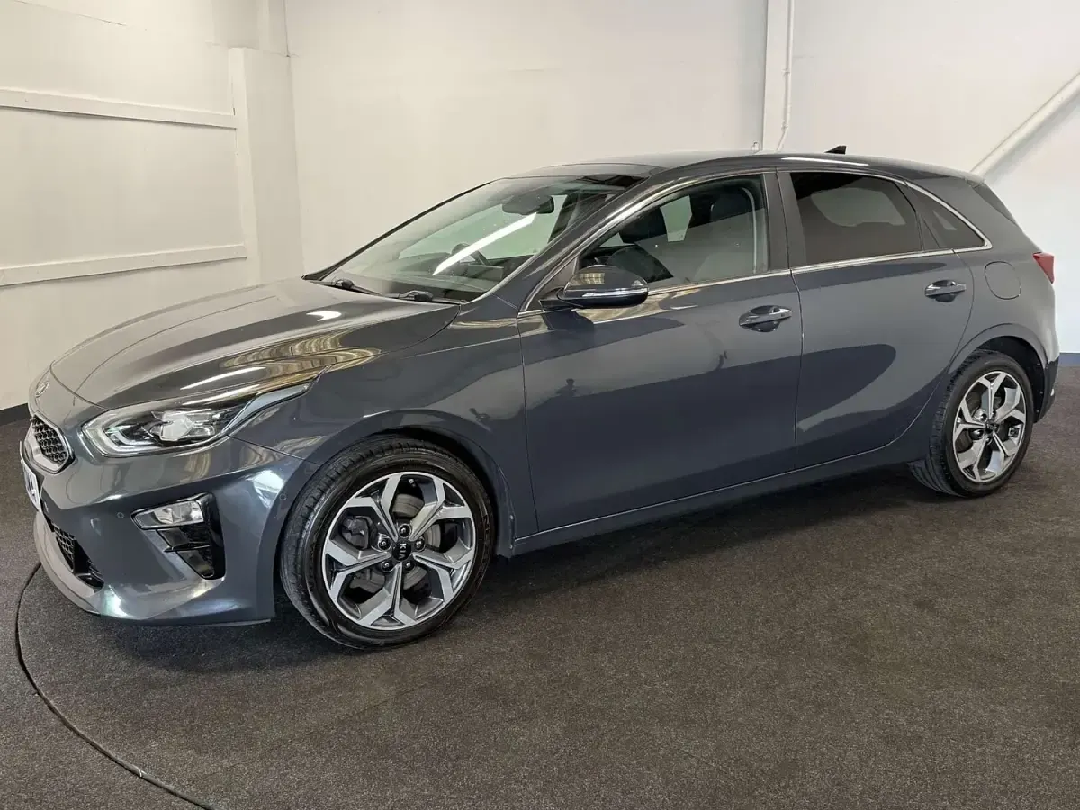 Used Kia Ceed First Edition 140 HP (102 kW) 2018 Grey Hatchback
