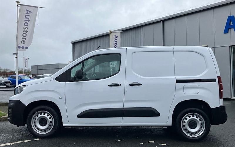 Used Peugeot Partner Premium 102 HP (75 kW) 2023 MPV