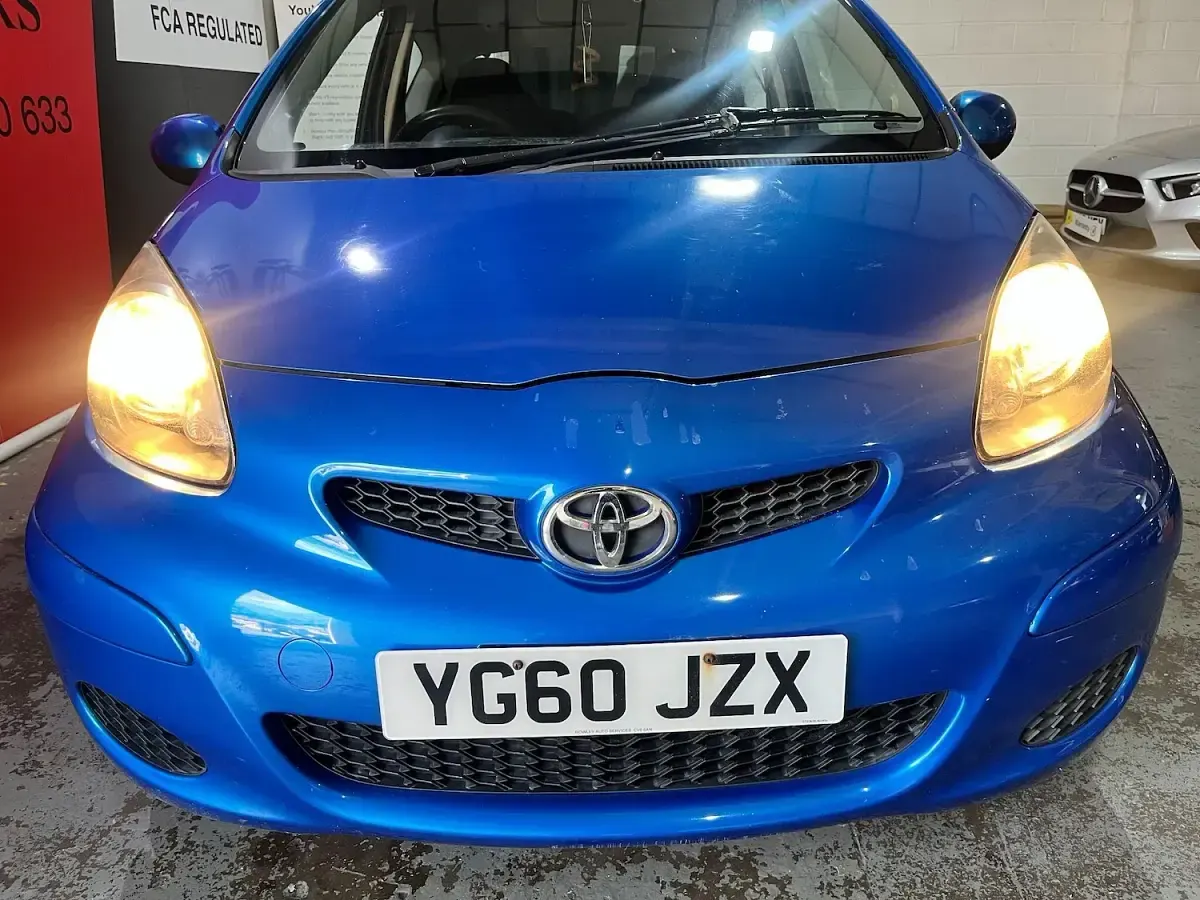 Used Toyota Aygo 67 HP (49 kW) 2010 Blue Hatchback