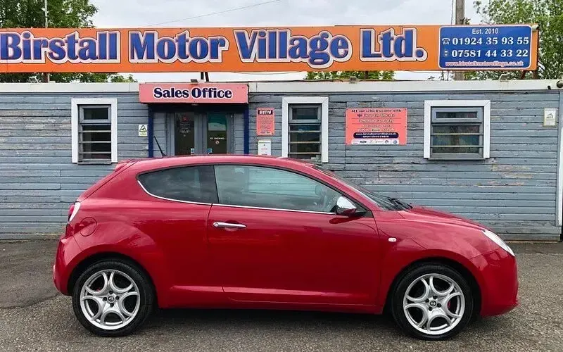 Used Alfa Romeo MiTo Distinctive 105 HP (77 kW) 2013 Red Hatchback