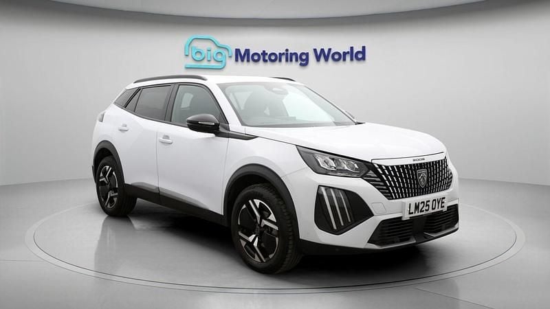 Usado Peugeot 2008 Allure 131 HP (96 kW) 2024 SUV