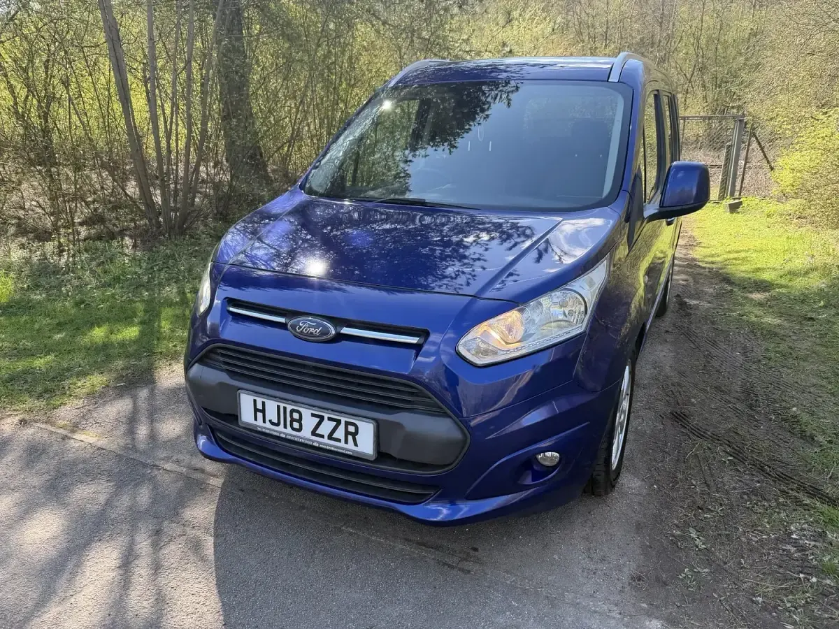 Used Ford Tourneo Connect Titanium 100 HP (73 kW) 2018 Blue MPV