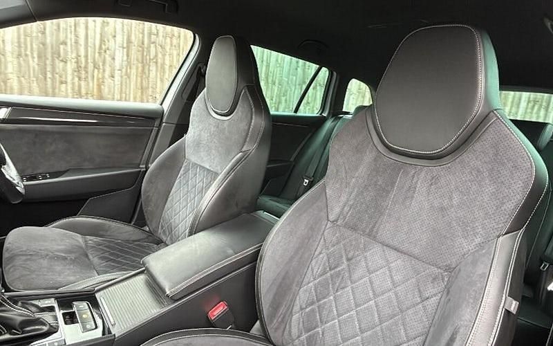 Used 2018 Skoda Superb SportLine Estate | £20,999 (Expensive) - Image 1/4