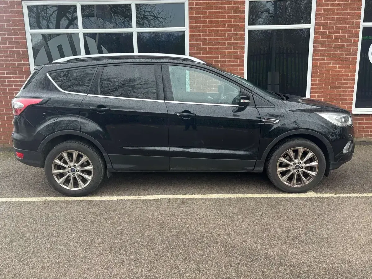 Used Ford Kuga Titanium 150 HP (110 kW) 2019 Black SUV