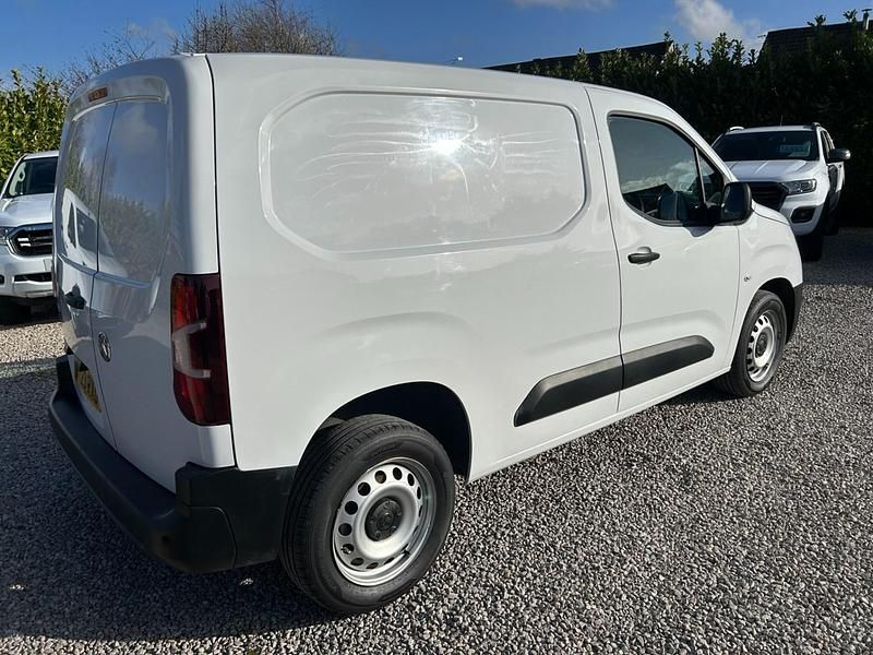 Used Vauxhall Combo 100 HP (73 kW) 2023 White MPV
