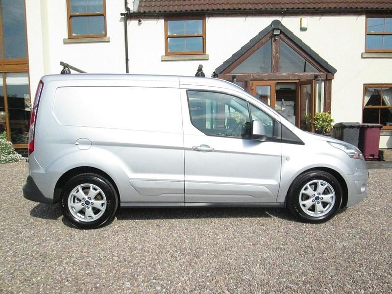Usado Ford Transit Connect Limited 115 HP (84 kW) 2016 Prateado Monovolume