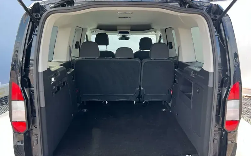 Used Ford Tourneo Active 122 HP (89 kW) 2026 Estate