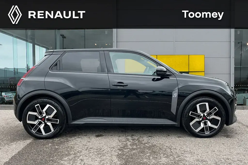 Used Renault R5 Techno 52 kW (71 HP) 2025 Hatchback
