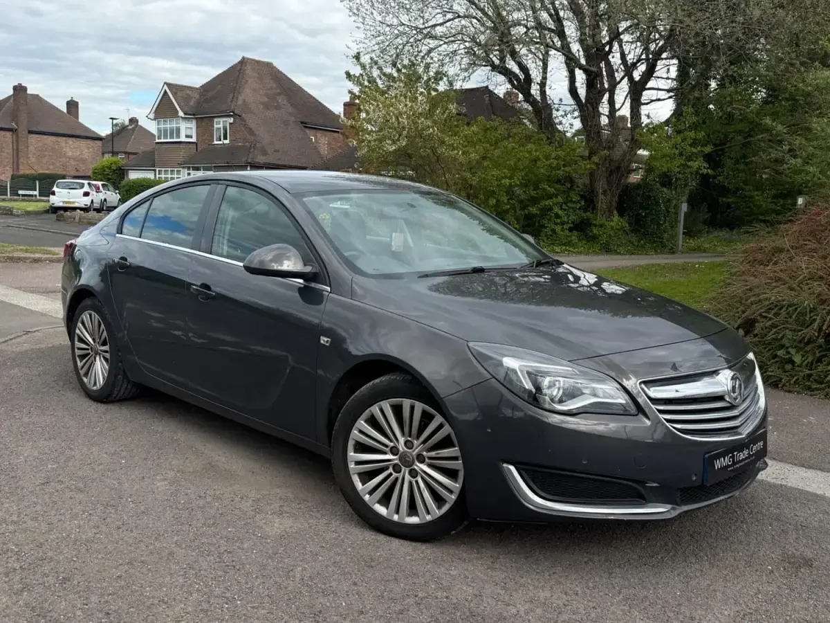 Used Vauxhall Insignia 163 HP (119 kW) 2014 Grey Hatchback