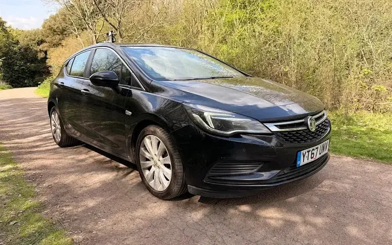 Usado Vauxhall Astra Design Edition 110 HP (80 kW) 2019 Citadino