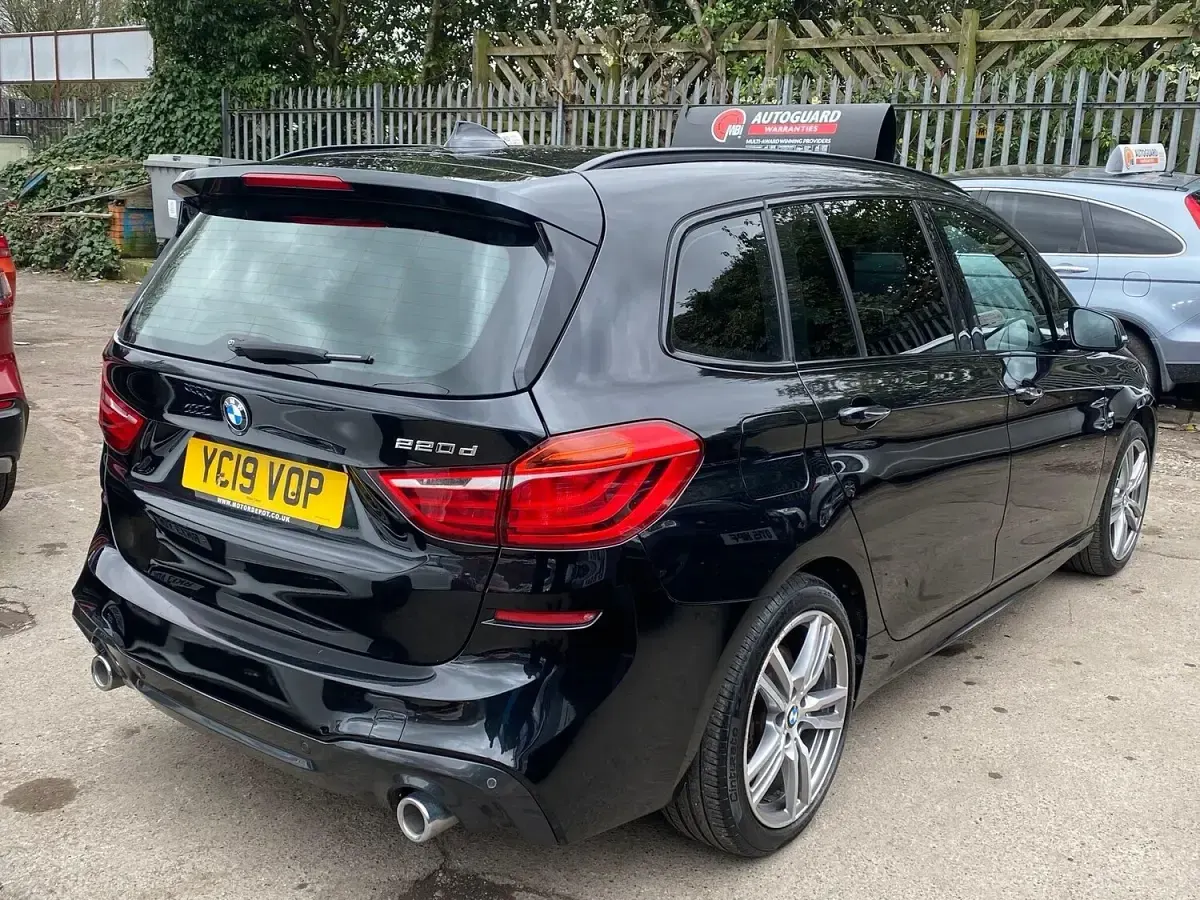 Usado BMW 220 M Sport 2019 Negro Familiar