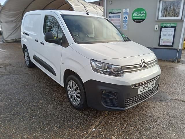 Used Citroën Berlingo 100 HP (73 kW) 2021 White MPV