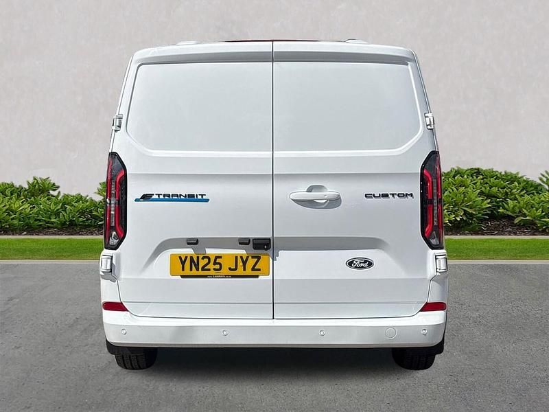 New Ford E-Transit Limited 100 kW (136 HP) 2025 White Van