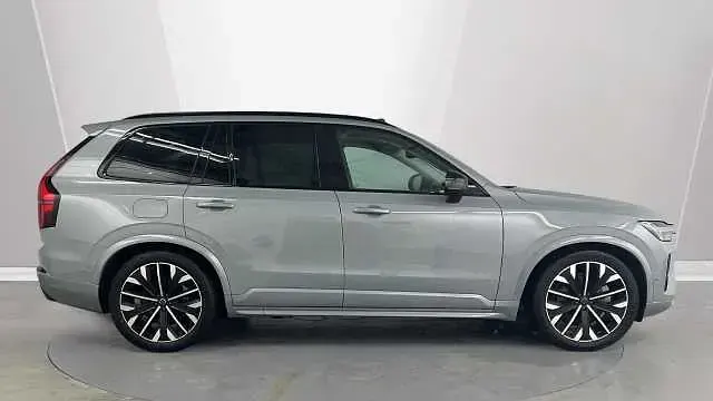 Usado Volvo XC90 Plus 247 CV (181 kW) 2025 Gris SUV