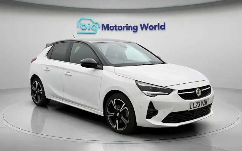 Used Vauxhall Corsa Ultimate 131 HP (96 kW) 2023 White Hatchback