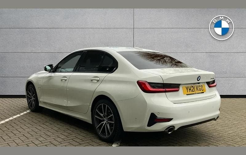 Used BMW 330e Sport Line 292 HP (214 kW) 2021 White Sedan