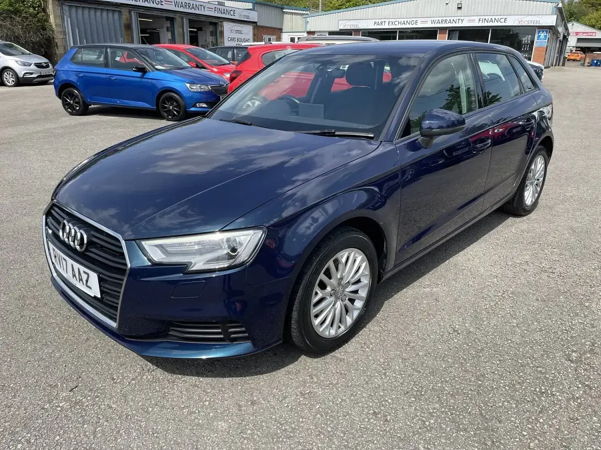 Used Audi A3 Comfort 2017 Blue Hatchback